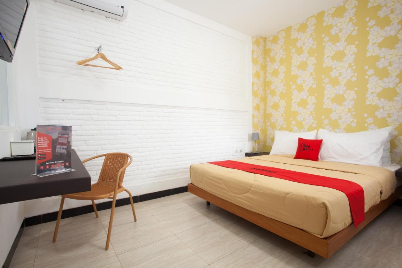 Hotel Reddoorz Near Museum Angkut Batu Batu  Esterno foto