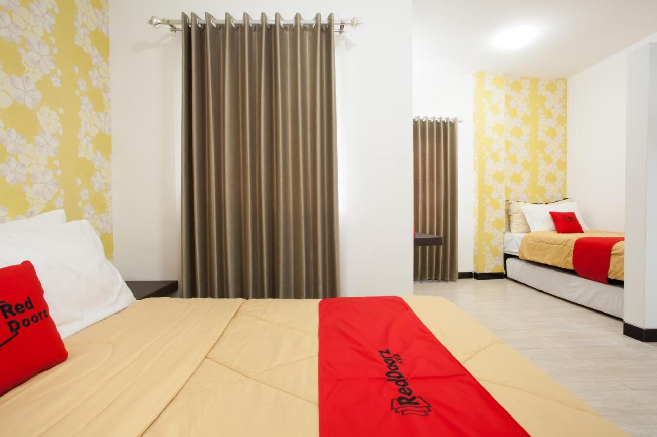 Hotel Reddoorz Near Museum Angkut Batu Batu  Esterno foto