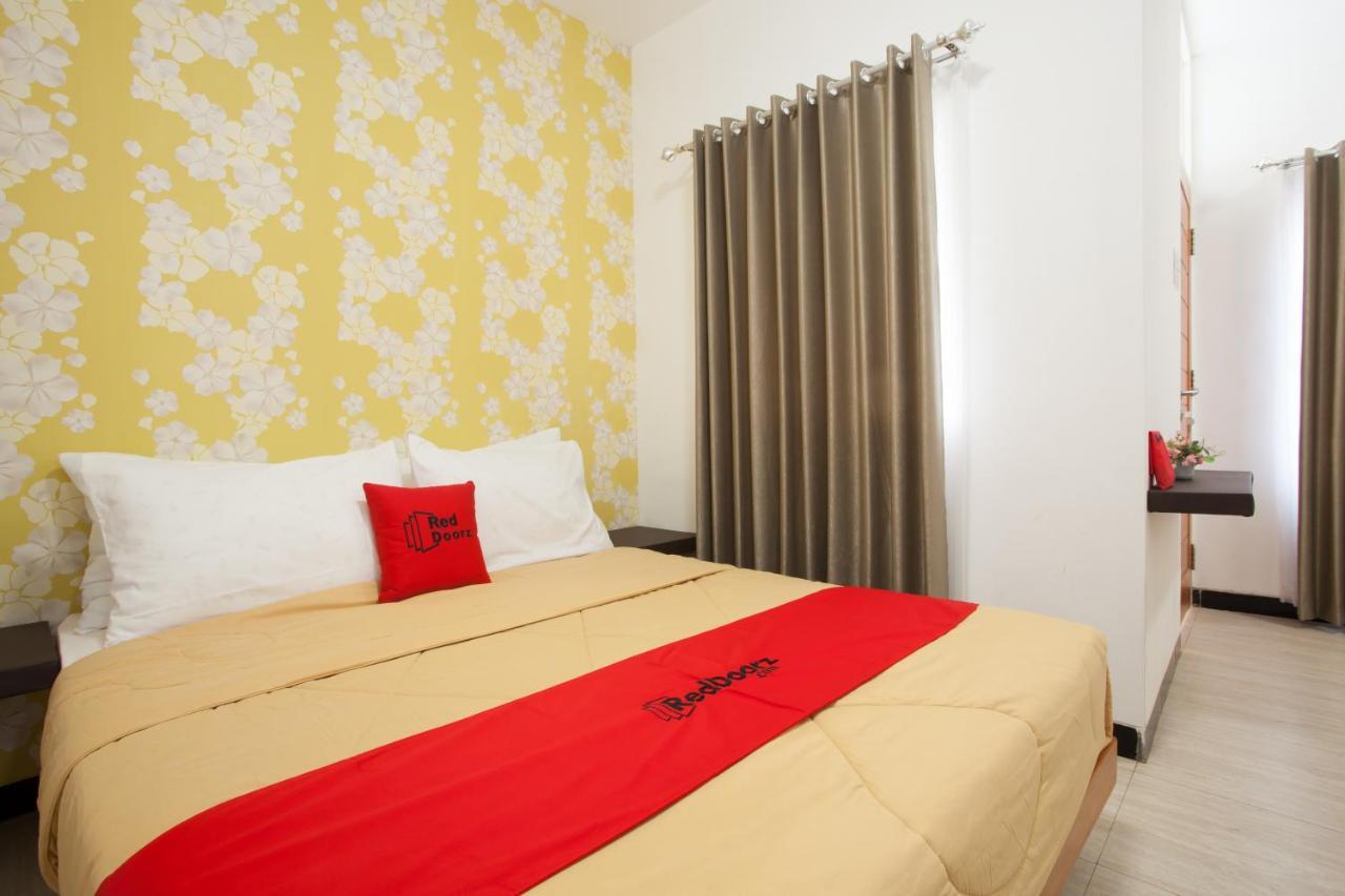 Hotel Reddoorz Near Museum Angkut Batu Batu  Esterno foto