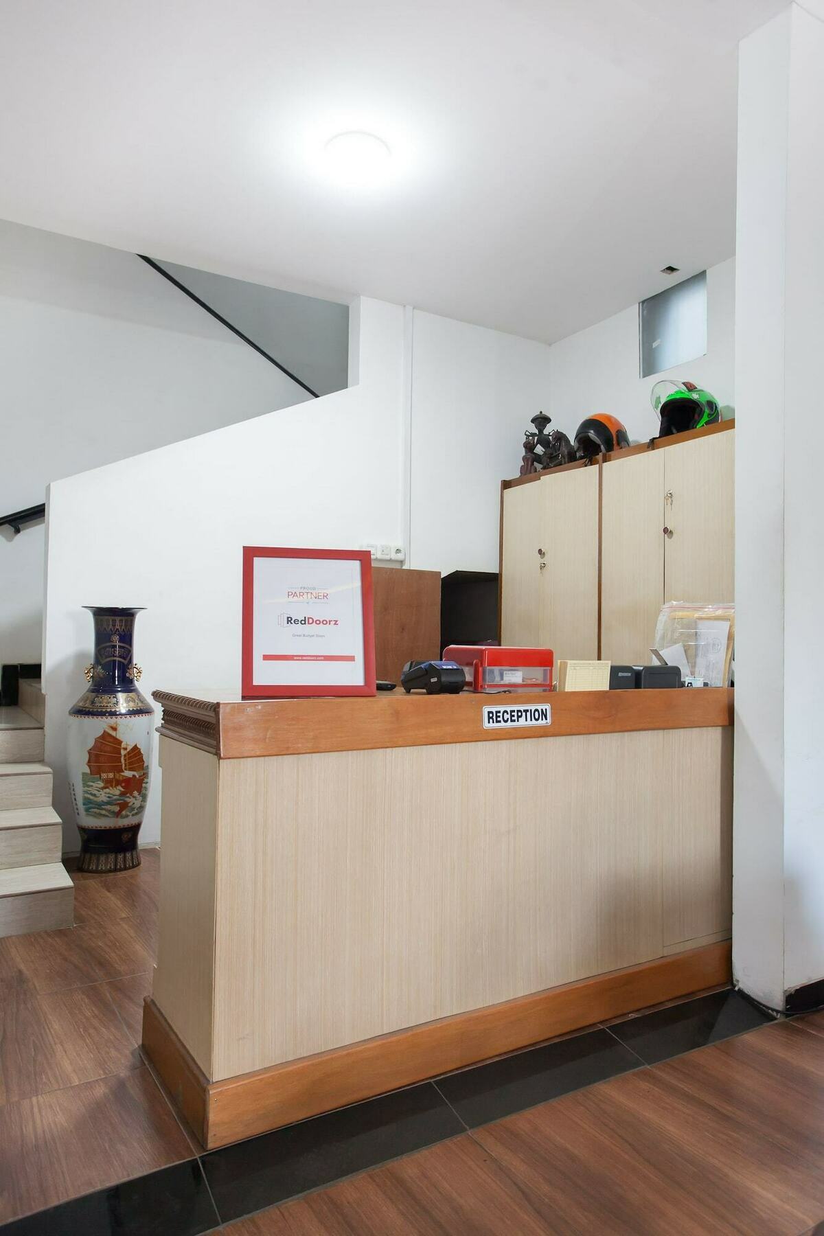 Hotel Reddoorz Near Museum Angkut Batu Batu  Esterno foto