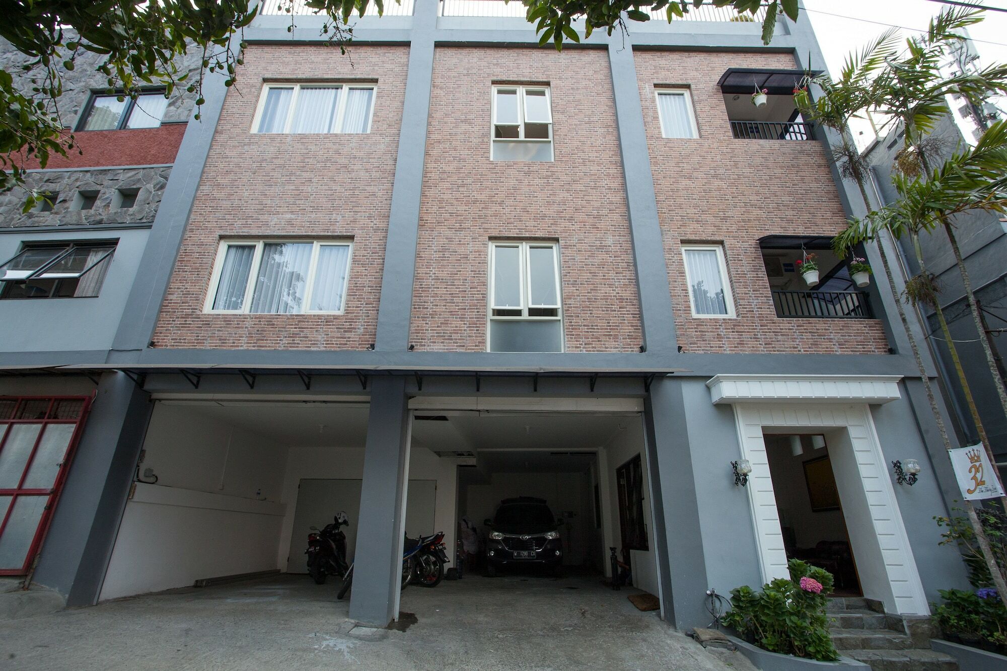 Hotel Reddoorz Near Museum Angkut Batu Batu  Esterno foto